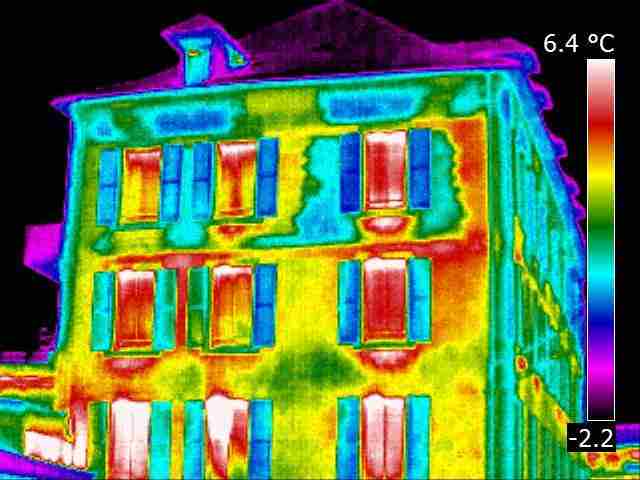 Как температура распределяется внутри дома