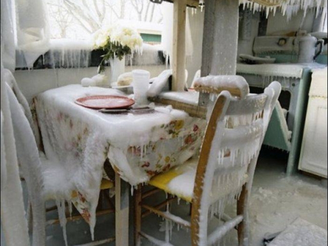 Чтобы дом не замерз в морозы, стоит заранее подумать, хватит ли вам газа.