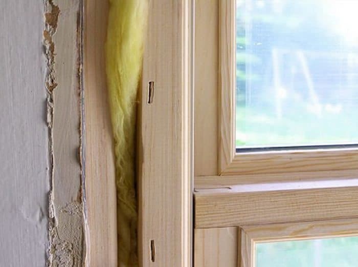 Вата - один из утеплителей для деревянных окон