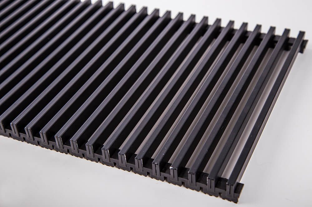 Декоративная решетка Techno Elit рулонная алюминиевая,150/1000 мм,цвет черный